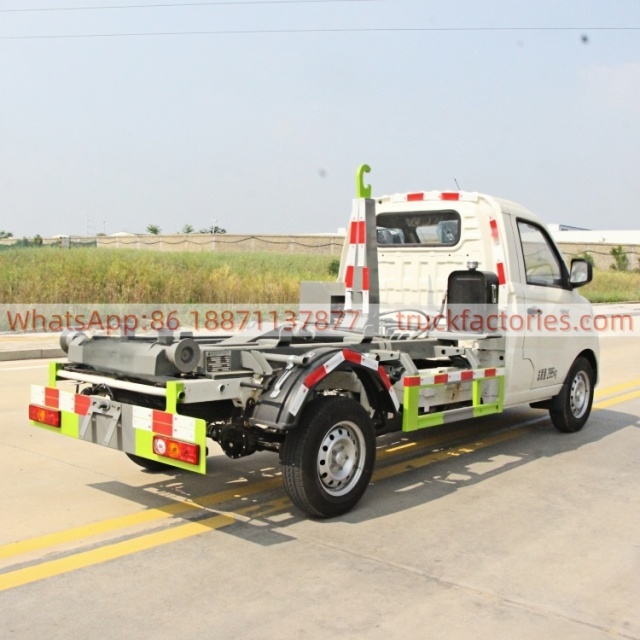 福田122马力车厢可卸式垃圾卡车9