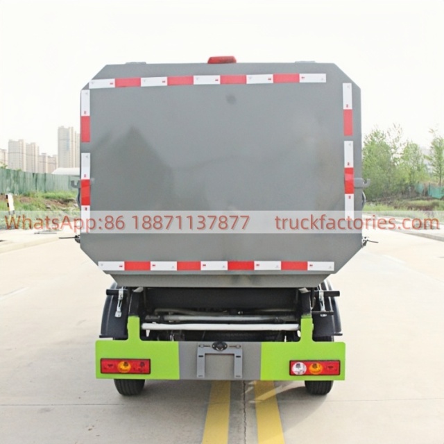 福田东安122马力自装卸式垃圾卡车11