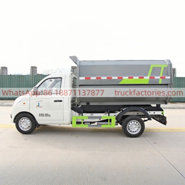 福田东安122马力自装卸式垃圾卡车11