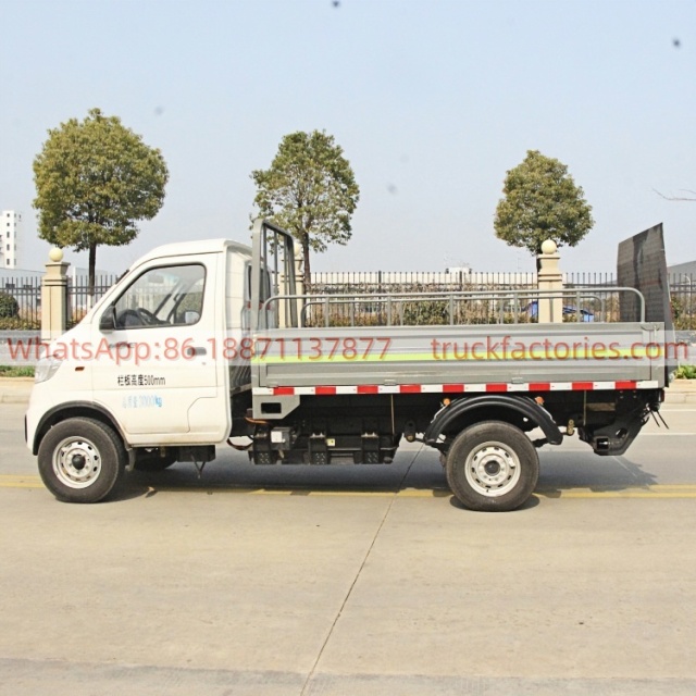 东风95马力纯电动桶装垃圾运输卡车14