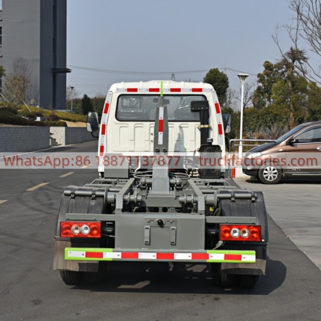 福田全柴150车厢可卸式垃圾卡车30