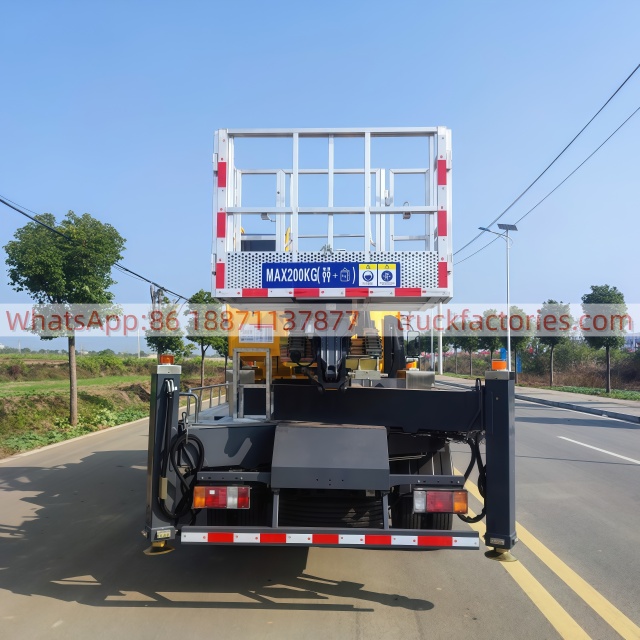 高空作业卡车\01 出口车型\五十铃28米