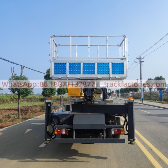 高空作业卡车\01 出口车型\五十铃32米未贴标