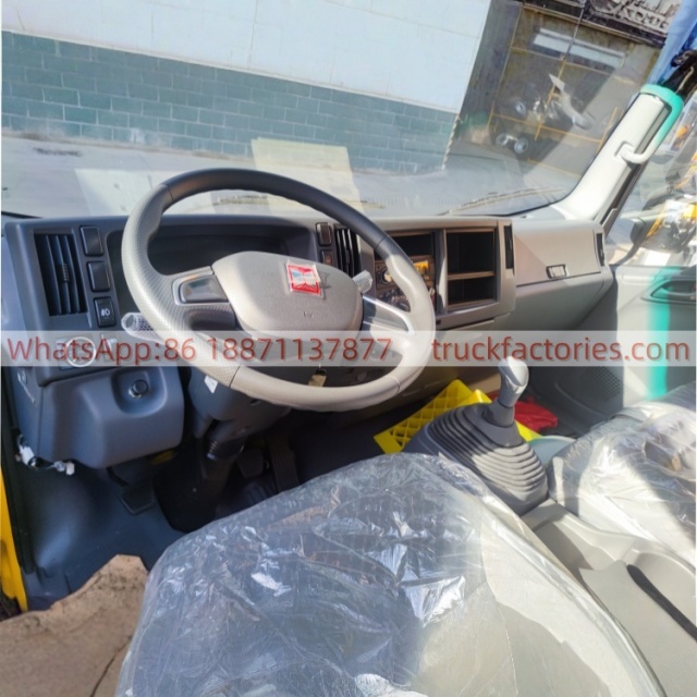 高空作业卡车\01 出口车型\五十铃32米