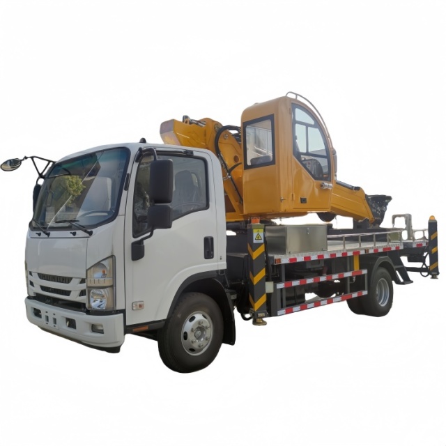 高空作业卡车\01 出口车型\五十铃32米