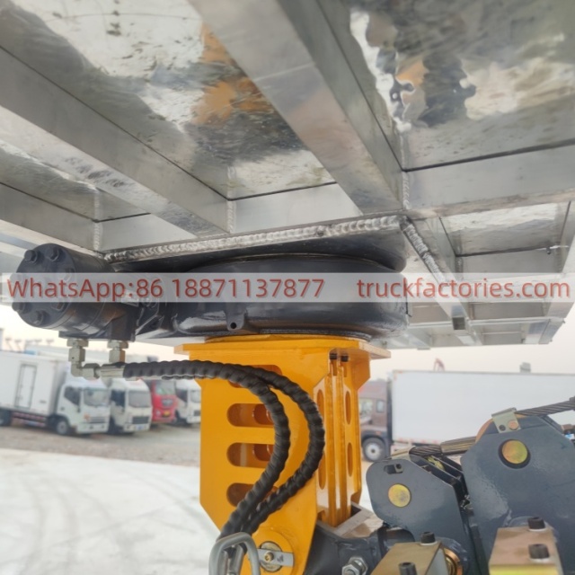 高空作业卡车\01 出口车型\五十铃28米大吊篮