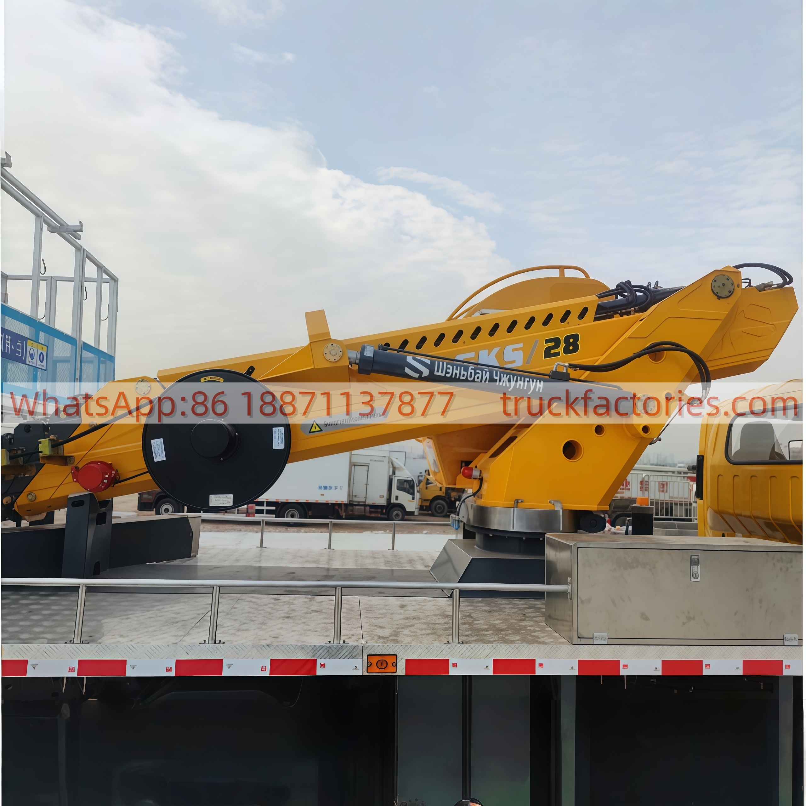 高空作业卡车\01 出口车型\五十铃28米大吊篮
