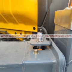 高空作业卡车\01 出口车型\五十铃28米大吊篮