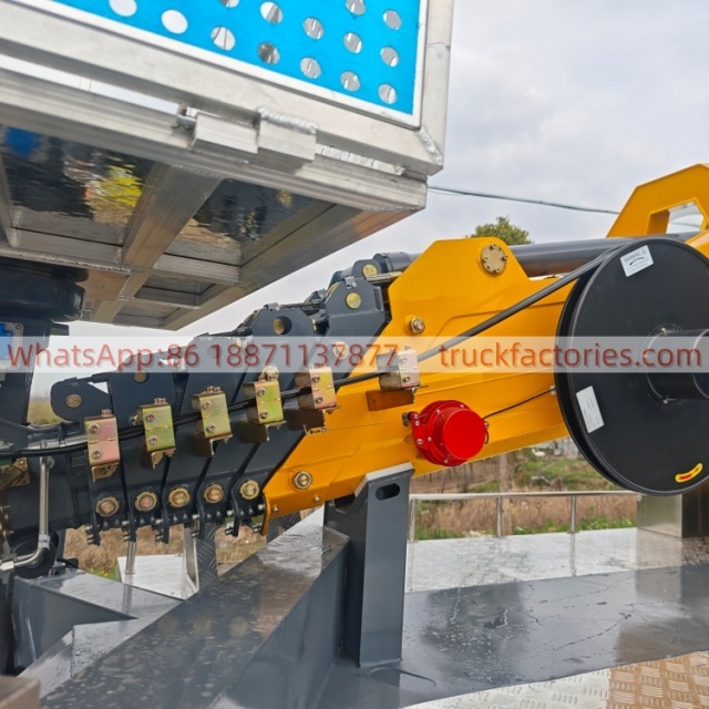 高空作业卡车\01 出口车型\28米出口展览