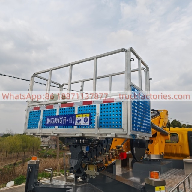 高空作业卡车\01 出口车型\28米出口展览