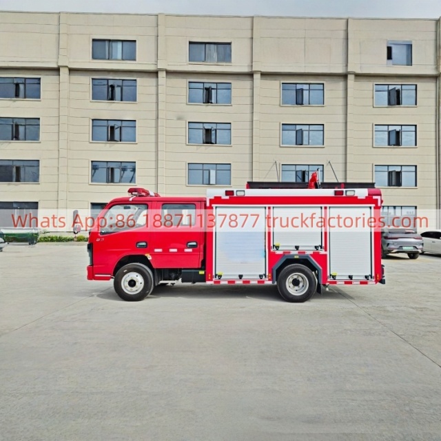消防卡车\东风多利卡2.55方水罐消防车