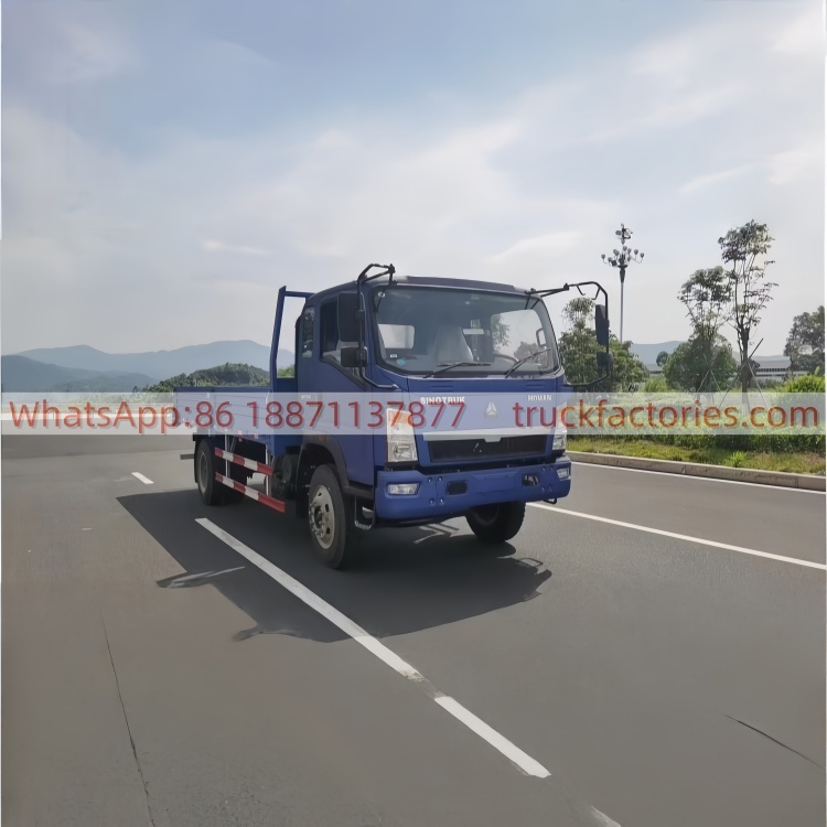 Sinotruk Howo light truck, 4×2 stake truck, 129 horsepower engine, 6-speed manual transmission truck