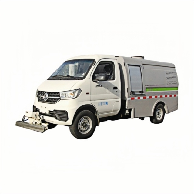 扫路卡车\3. CLT5031TYHEQBEV型纯电动路面养护车