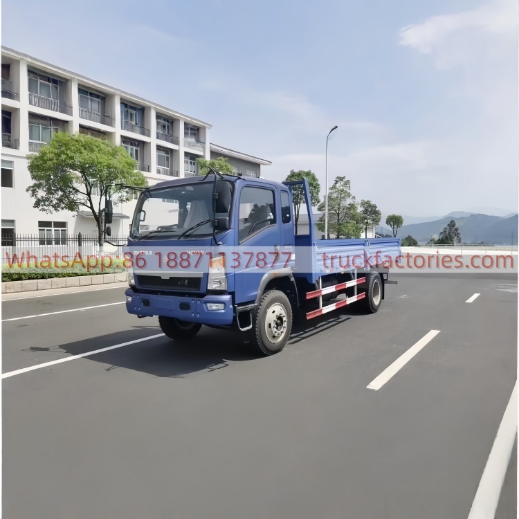 Sinotruk Howo light truck, 4×2 stake truck, 129 horsepower engine, 6-speed manual transmission truck