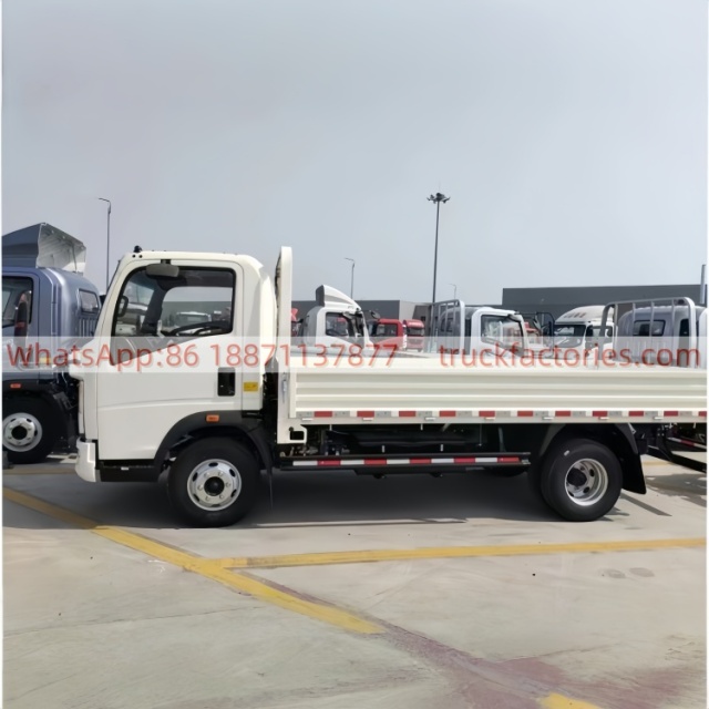 仓栏载货\4x2 HOWO轻卡 5t右驾 载货