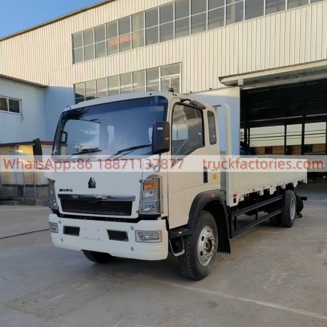 仓栏载货\4x2 HOWO轻卡载货 (白）