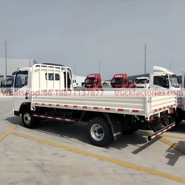 仓栏载货\4x2 HOWO轻卡 5t右驾 载货