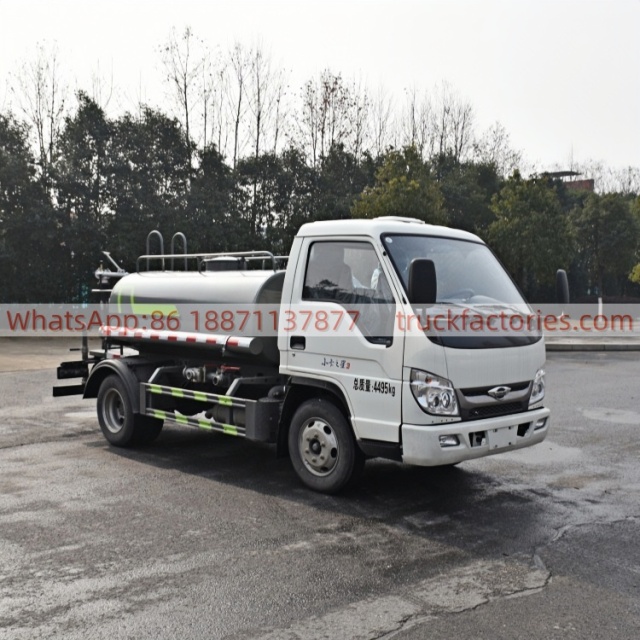 Foton 1.89 cubic meter small sprinkler truck with front flushing, rear sprinkling and high-pressure water cannon