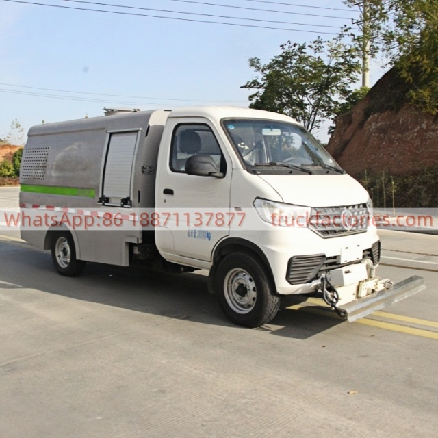 扫路卡车\3. CLT5031TYHEQBEV型纯电动路面养护车