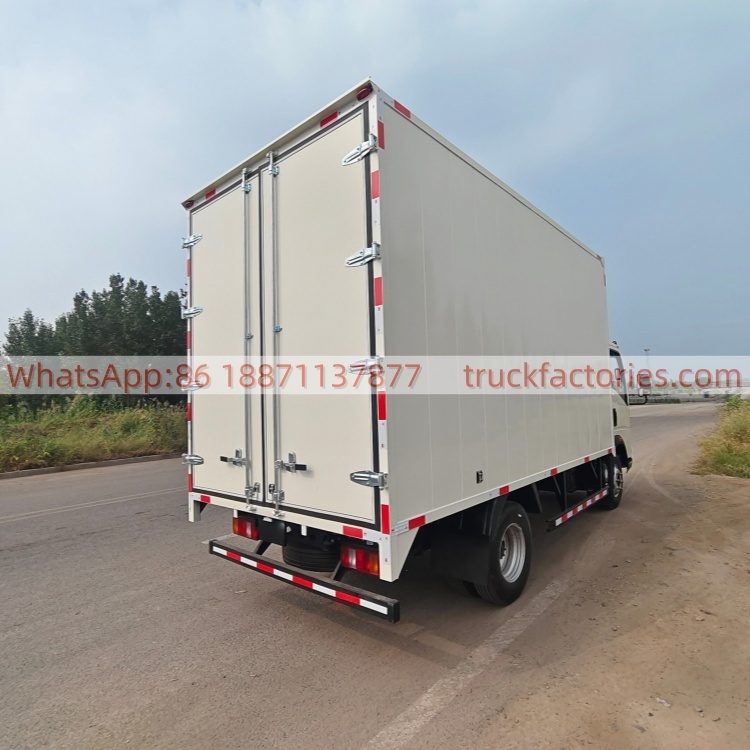 厢货卡车\4.4X2厢货左开门2