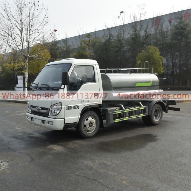 Foton 1.89 cubic meter small sprinkler truck with front flushing, rear sprinkling and high-pressure water cannon