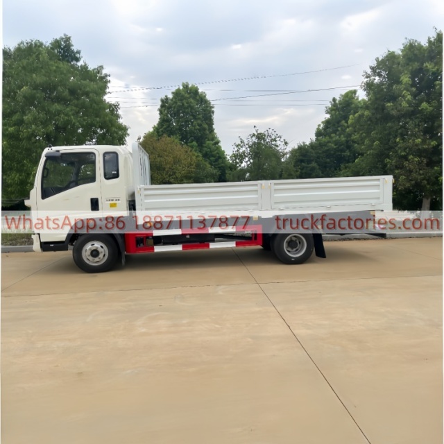 仓栏载货\4.85米HOWO载货汽车-右驾