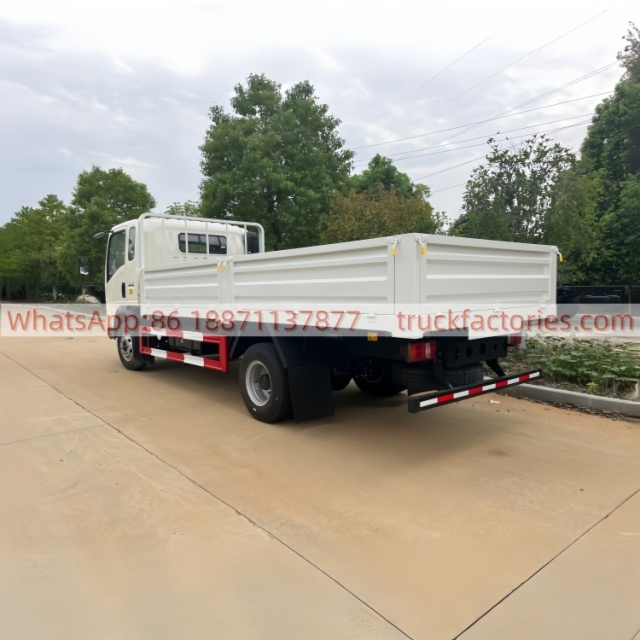 仓栏载货\4.85米HOWO载货汽车-右驾