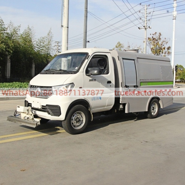 扫路卡车\3. CLT5031TYHEQBEV型纯电动路面养护车