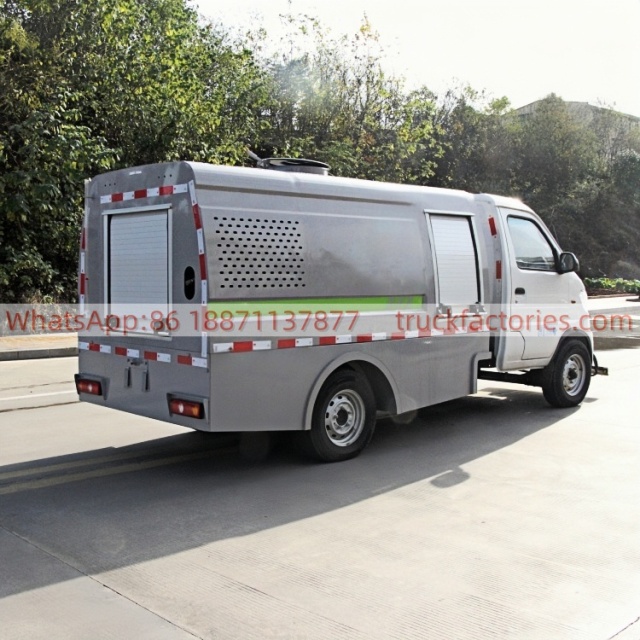 扫路卡车\3. CLT5031TYHEQBEV型纯电动路面养护车