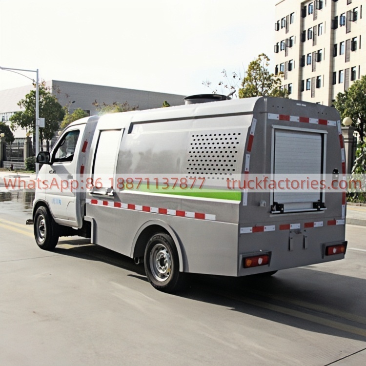 扫路卡车\3. CLT5031TYHEQBEV型纯电动路面养护车