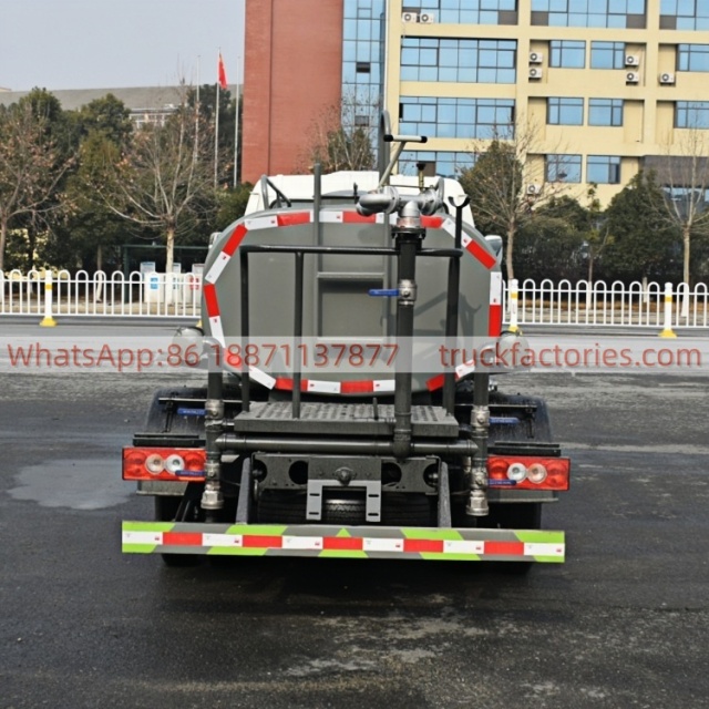 Foton 1.89 cubic meter small sprinkler truck with front flushing, rear sprinkling and high-pressure water cannon