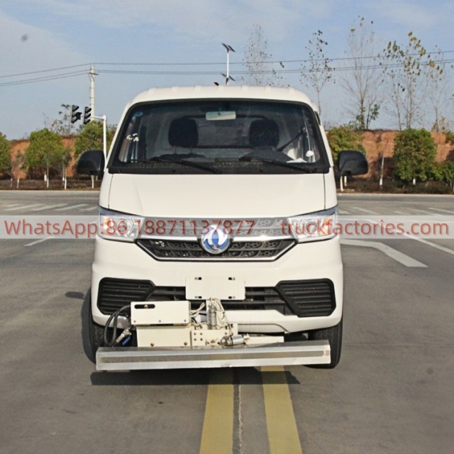 扫路卡车\3. CLT5031TYHEQBEV型纯电动路面养护车