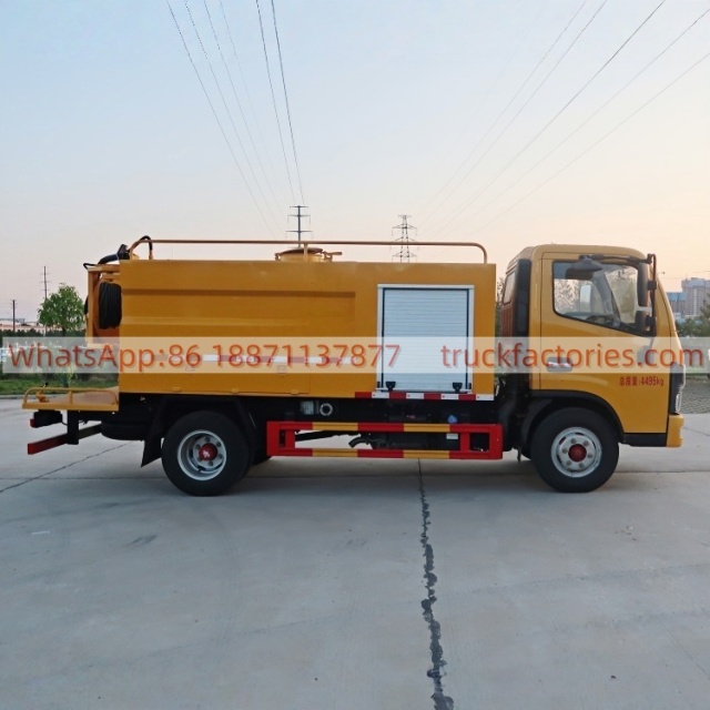 扫路卡车\8. CLT5040TYHEQ6型路面养护车