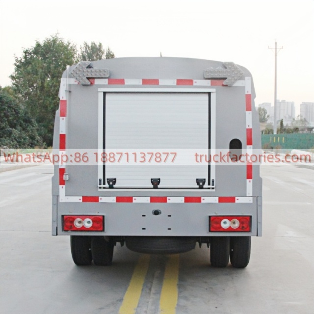 Foton Pure Electric Road Maintenance Vehicle 4495kg New Energy Road Washing Truck Zero Emissions Low Noise
