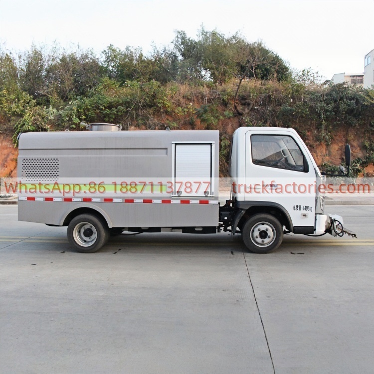 扫路卡车\9. CLT5041TYHBEV-A型纯电动路面养护车