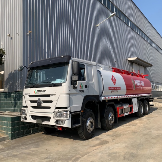 出口重汽前四后八