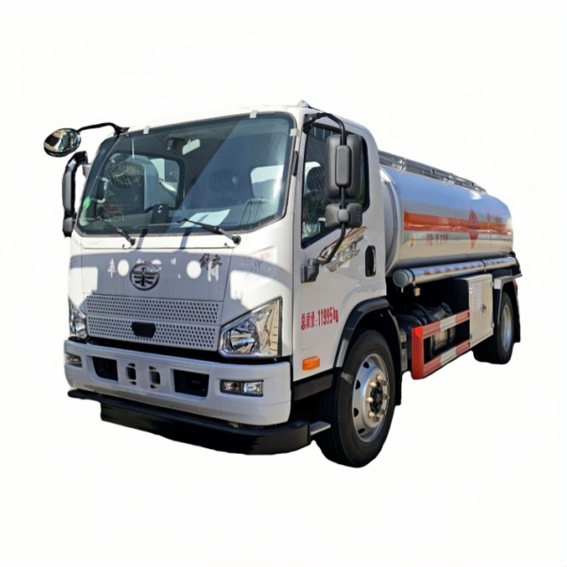 解放8吨油车 - 副本