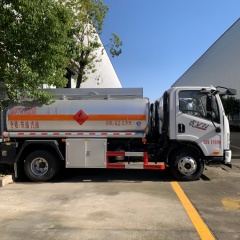 解放5吨油车 - 副本