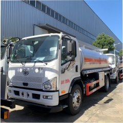 解放8吨油车 - 副本