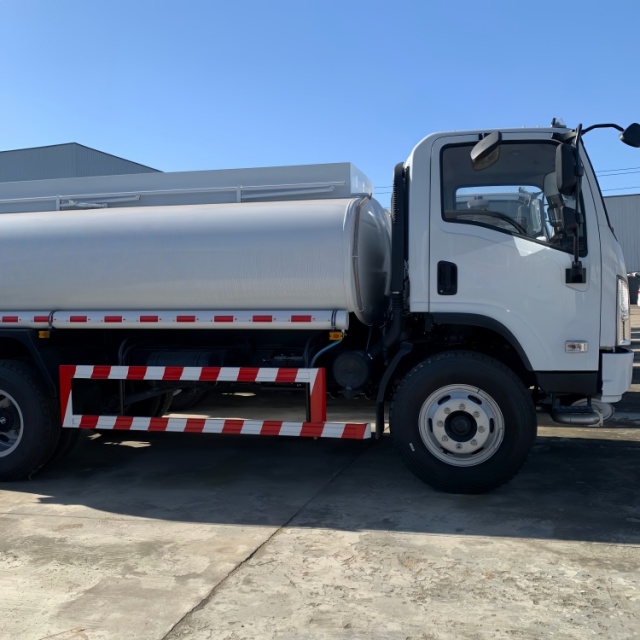 出口陕汽油罐卡车