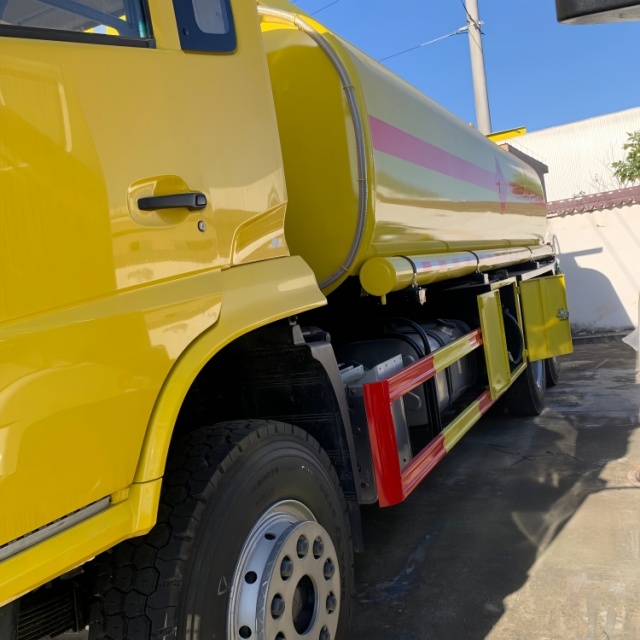 出口东风后八轮