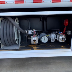 豪沃出口后八轮