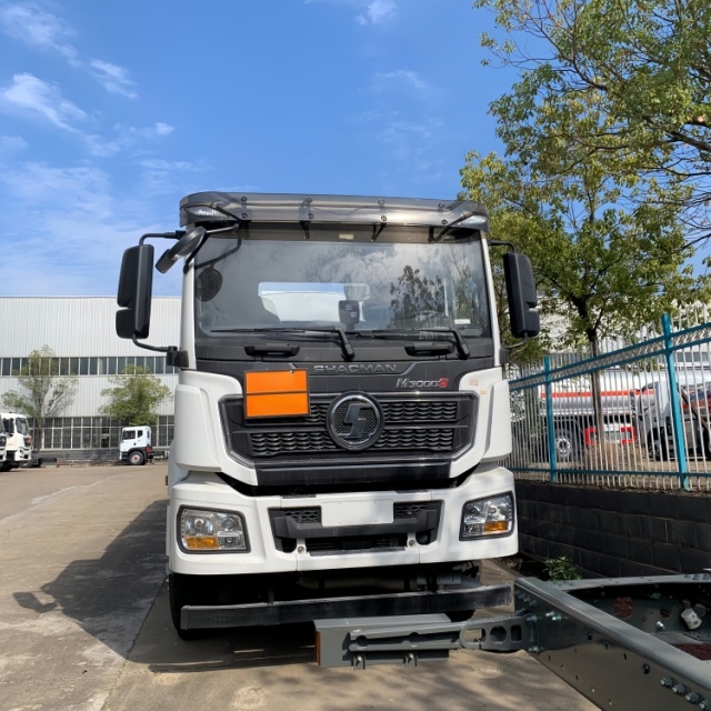 陕汽后八轮保温罐