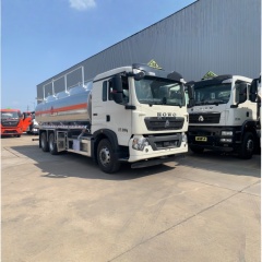 豪沃后八轮铝合金