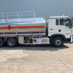 豪沃后八轮铝合金