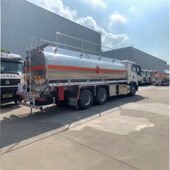 豪沃后八轮铝合金