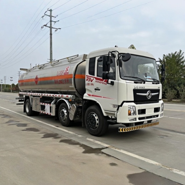 东风d3v三轴15吨油车