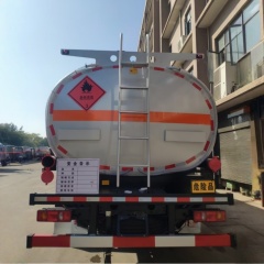 东风d3v三轴15吨油车