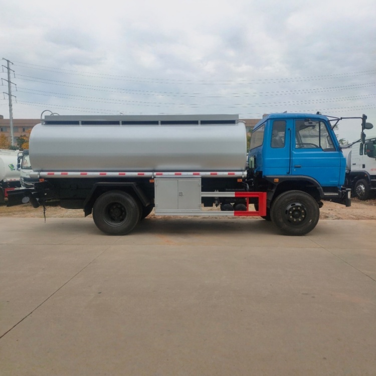 东风145油车10吨