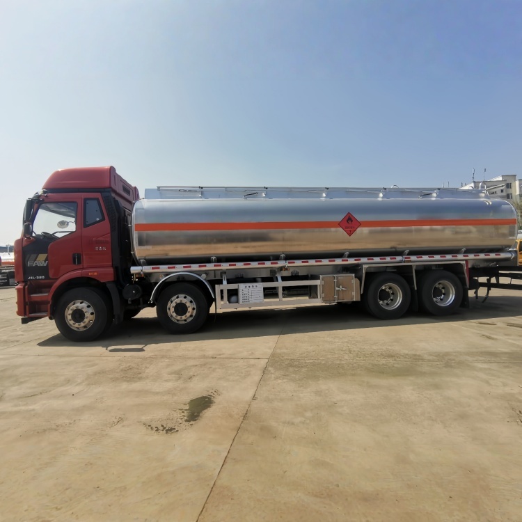 解放20吨油车